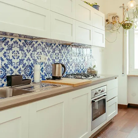 Daire Ponte, Olympic Stadium, Netflix & Wi-fi