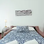 Ponte, Olympic Stadium, Netflix & Wi-fi Appartement